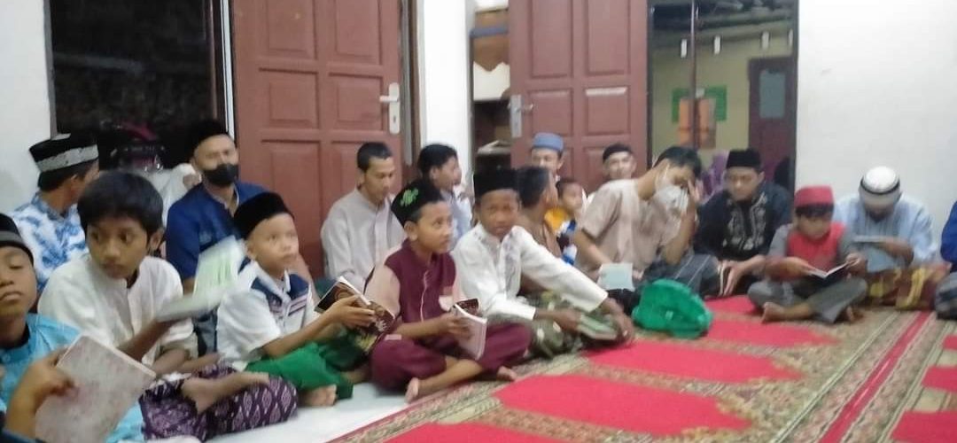 Malam Nisfu Sya'ban 1443 H di Mushola Baiturrahmah, Yayasan Insan Ainul Yaqin, Limo Depok
